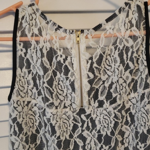 Lace tank top - Picture 4 of 5
